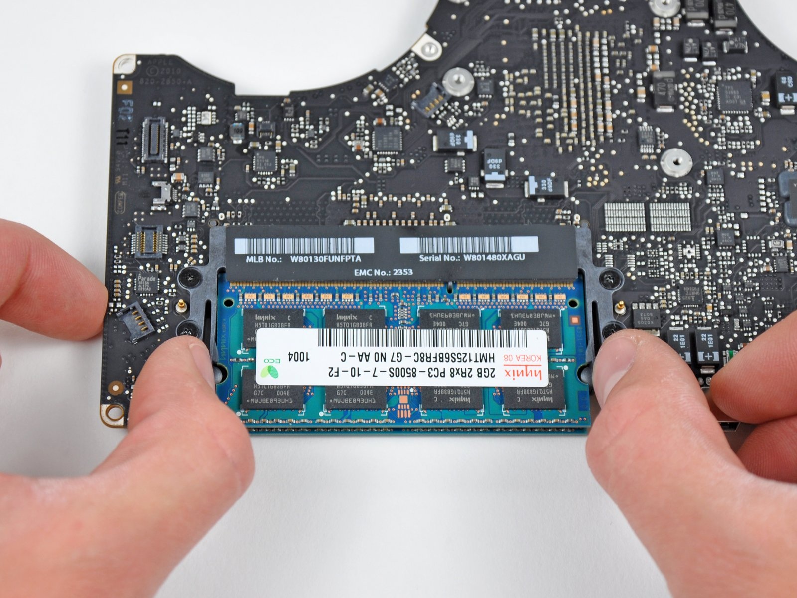 can you replace graphics card in macbook pro